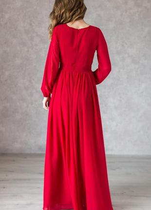 Formal closed dress with keyhole neckline | Red6 photo