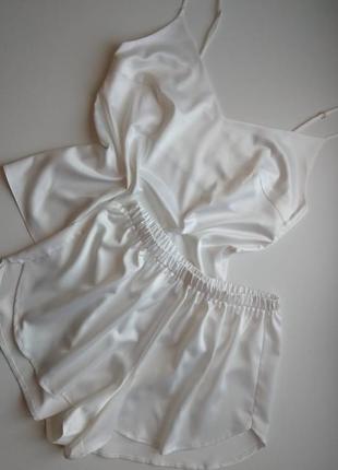 White silk robe and pajama set. Silk camisole and sleep shorts PJ set.8 photo