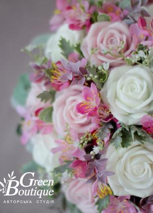 Luxurious interior bouquet of soap roses in a ceramic vase9 photo