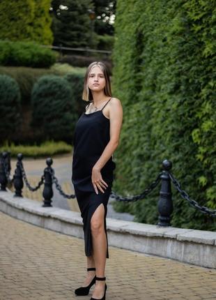 maxi dress with a slit to the knee1 photo