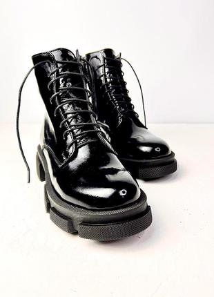 Black boots in patent leather3 photo