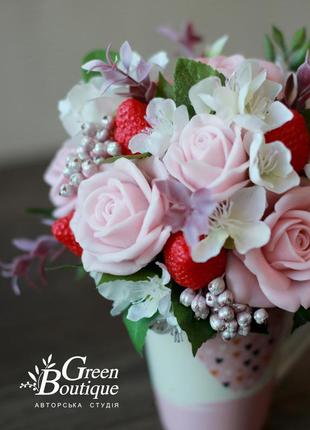 Luxurious interior bouquet of soap roses and strawberries in a ceramic cup7 photo