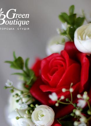 Luxurious interior bouquet of red soap roses in a handmade hat box5 photo