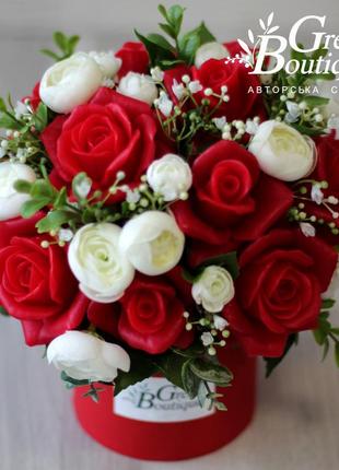 Luxurious interior bouquet of red soap roses in a handmade hat box1 photo