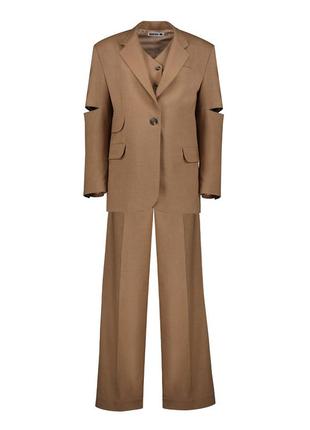 CAMEL COLOR THREE-PIECE SUIT