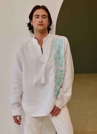 Men's embroidered shirt The color is white