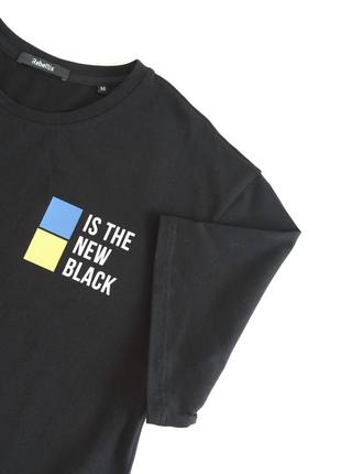 T-Shirt "Is the new black" black or white color4 photo