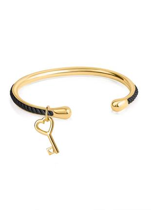 Omega cuff with Key pendant