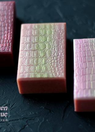 Author's set of natural craft soap - Cabernet Sauvignon, Merlot and Rosé Champagne9 photo