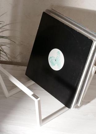 Vinyl record storage // Smart edges lp stand // White metal rack6 photo
