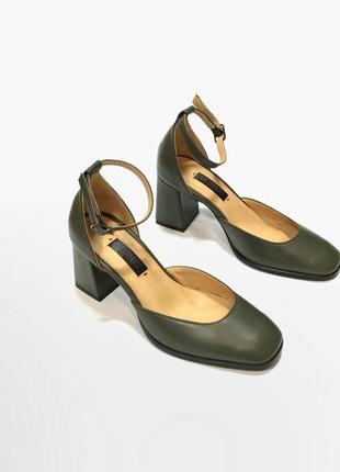 Khaki leather block heel pumps2 photo