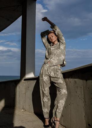 Linen pajama set in beautiful olive color. Long sleeves blouse and pants loungewear set.2 photo