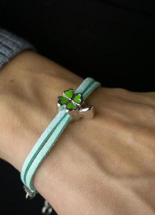 Suede bracelet - amulet with a clover