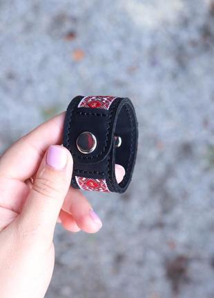 Leather individual bracelet for men with a fabric insert on a metal button/ Black3 photo