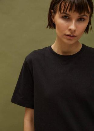 BLACK BASIC WOMAN T-SHIRT | COTTON 230 GSM | Relaxed-fit & Regular-fit classic t-shirt5 photo