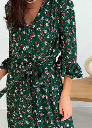 Wrap-dress in floral print with frills5 photo