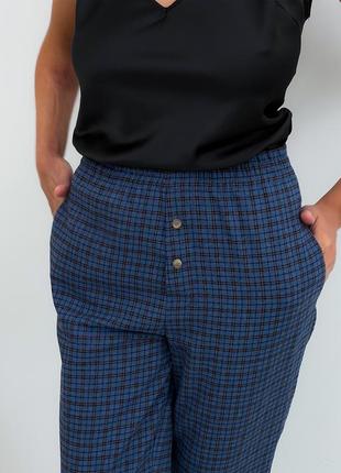 Pants in boyfriend's style in tartan print10 photo