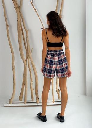 Shorts mini oversize in boyfriend's style in tartan print10 photo