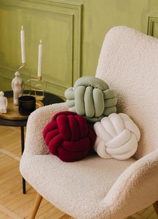 Knot Pillow Size S6 photo