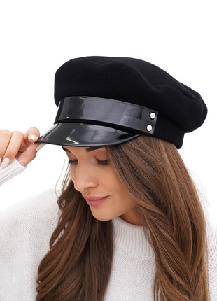 Fiddler cap baker boy women's hat Breton from cashmere with varnishy forehead and visor black10 photo