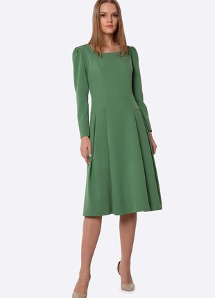 Dress with flared skirt in pistachio shade 56872 photo
