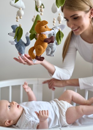 Musical baby mobile with bracket "Woodland"