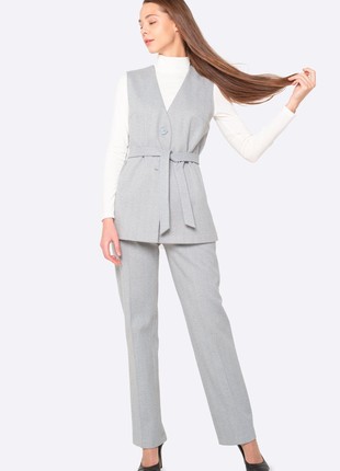 Gray warm vest with a belt made of natural wool fabric 33253 photo