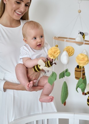 Baby mobile "Beehive & Bee"10 photo