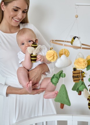 Baby mobile "Beehive & Bee"8 photo