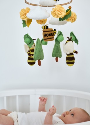 Baby mobile "Beehive & Bee"9 photo