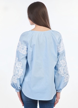Woman's embroidered blouse 899-18/004 photo