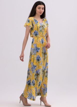 Yellow maxi dress with an expressive floral print 56994 photo