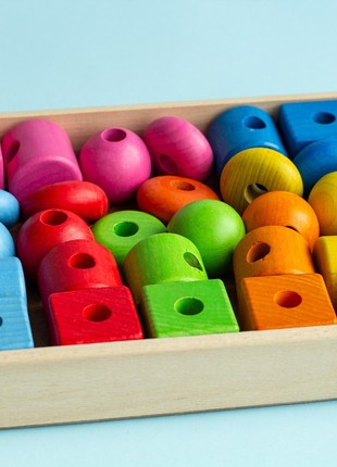 Montessori Bead Lacing6 photo