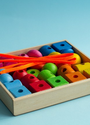 Montessori Bead Lacing9 photo