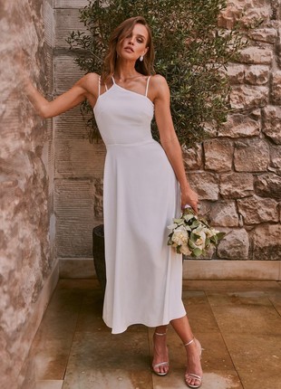 DRESS MADE OF SATIN WITH AN ASYMMETRICAL TOP Gepur