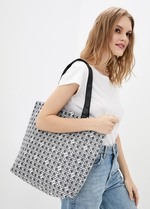 Canvas bag with a double-sided black and white logo DASTI