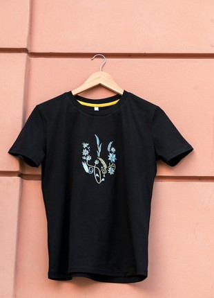 Women's t-shirt with embroidery "Picturesque trident" white. Support Ukraine.7 photo