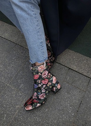 Demi-season ankle boots with flower print2 photo