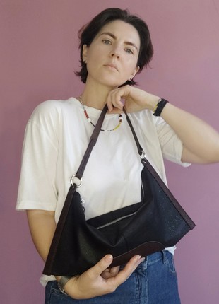 Natural cork handbag Ilsa in black and purple combination10 photo
