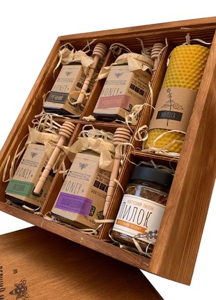 Gift box Box with honey Gift honey and candles Box of sweets7 photo