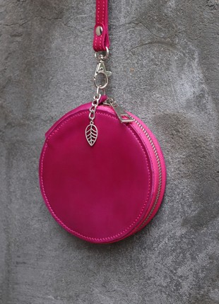 Leather small women's round zipper wallet with hand strap/ Pink