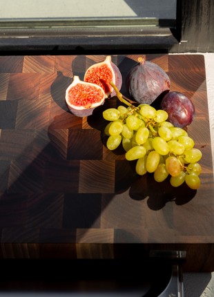 Walnut cutting board with tray4 photo