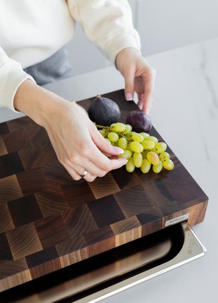 Walnut cutting board with tray8 photo