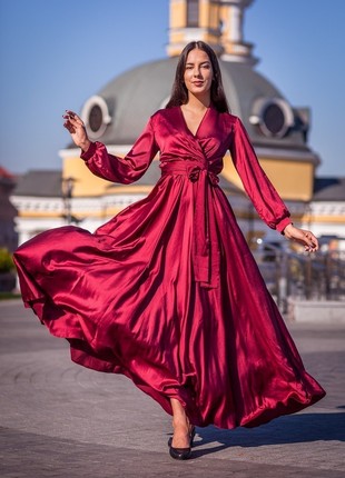 Long evening dress with sleeves and wide skirt
