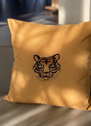 Decorative pillow Tiger 40*401 photo